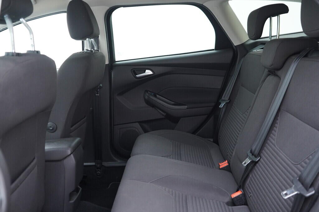 OV190V09661_34.webp_FOCUS Titanium 1.5  110 kW manuál