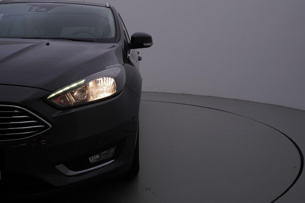 OV190V09661_39.webp_FOCUS Titanium 1.5  110 kW manuál