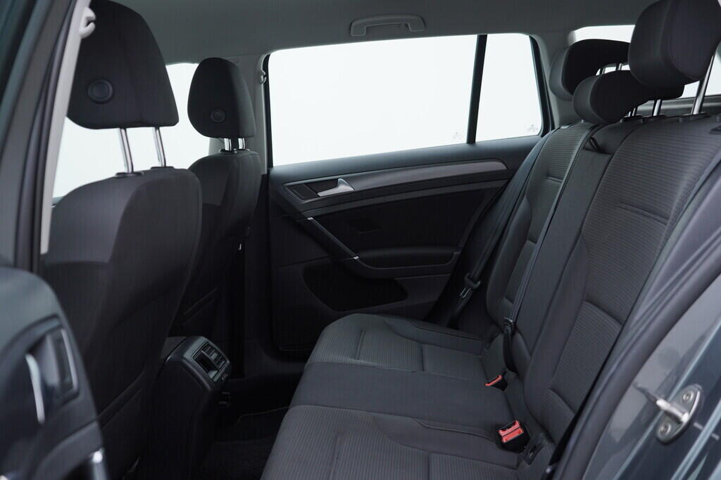 OV190V09662_37.webp_GOLF Comfortline 1.5 TSI 110 kW automat, DPH