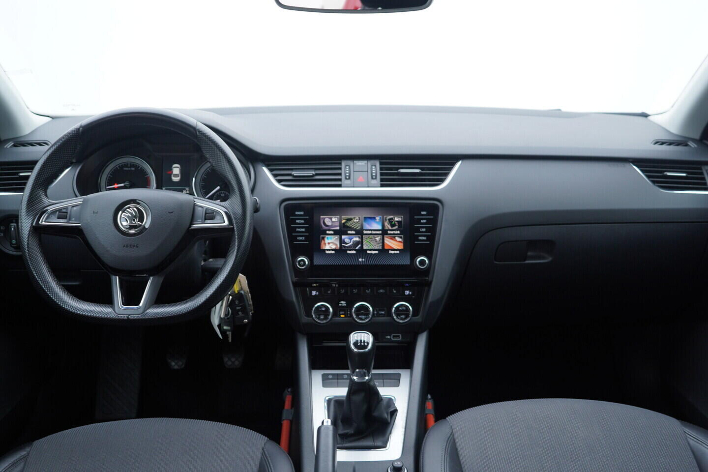 OV190V09665_26.webp_OCTAVIA Bussines 1.0 TSI 85 kW manuál