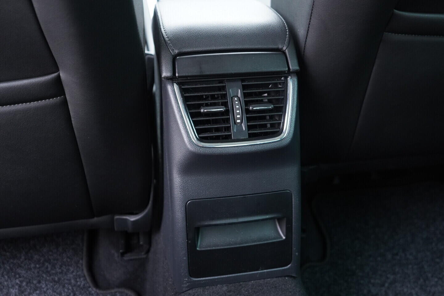 OV190V09665_36.webp_OCTAVIA Bussines 1.0 TSI 85 kW manuál