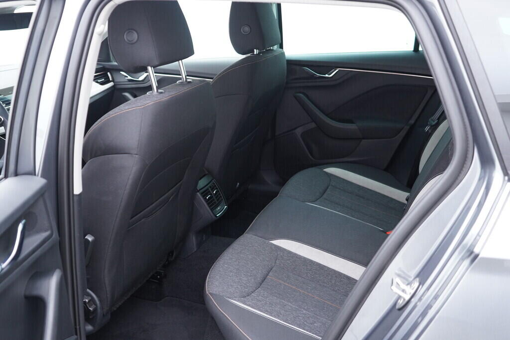 OV190V09668_36.webp_SCALA Top Selection 1.0 TSI 85 kW manuál, DPH