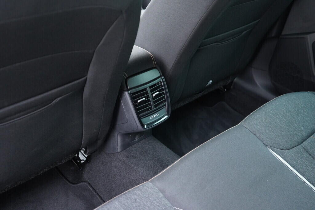 OV190V09668_37.webp_SCALA Top Selection 1.0 TSI 85 kW manuál, DPH