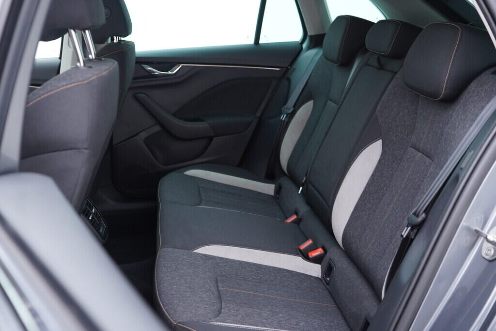 OV190V09668_38.webp_SCALA Top Selection 1.0 TSI 85 kW manuál, DPH