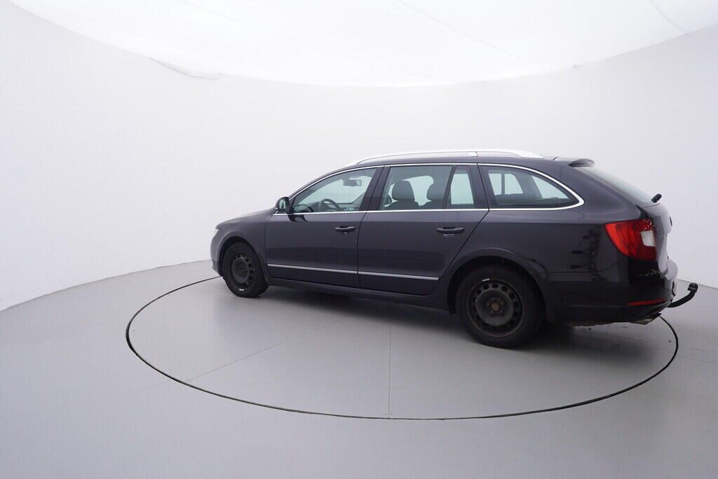 OV190V09670_12.webp_SUPERB Elegance 2.0 TDI 125 kW manuál