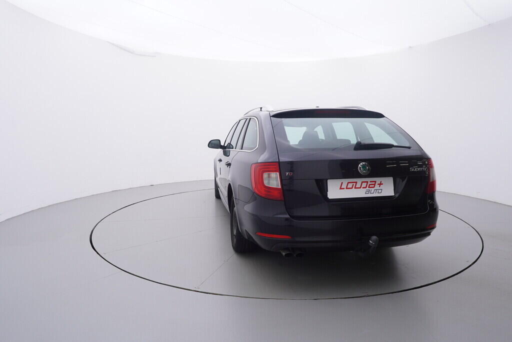 OV190V09670_13.webp_SUPERB Elegance 2.0 TDI 125 kW manuál