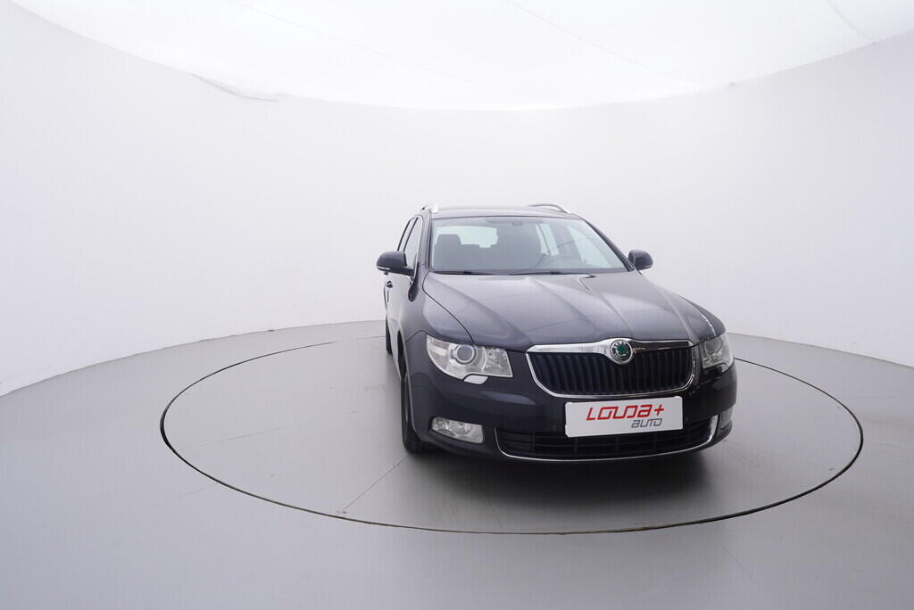 OV190V09670_17.webp_SUPERB Elegance 2.0 TDI 125 kW manuál