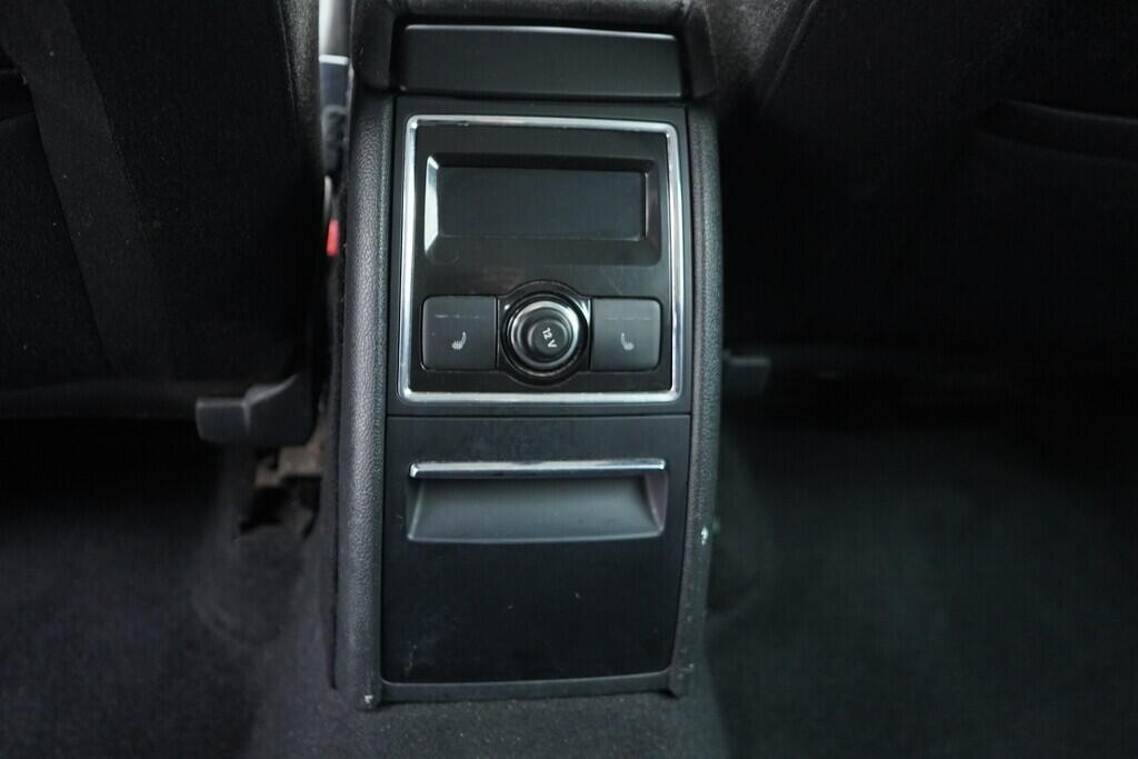 OV190V09670_33.webp_SUPERB Elegance 2.0 TDI 125 kW manuál