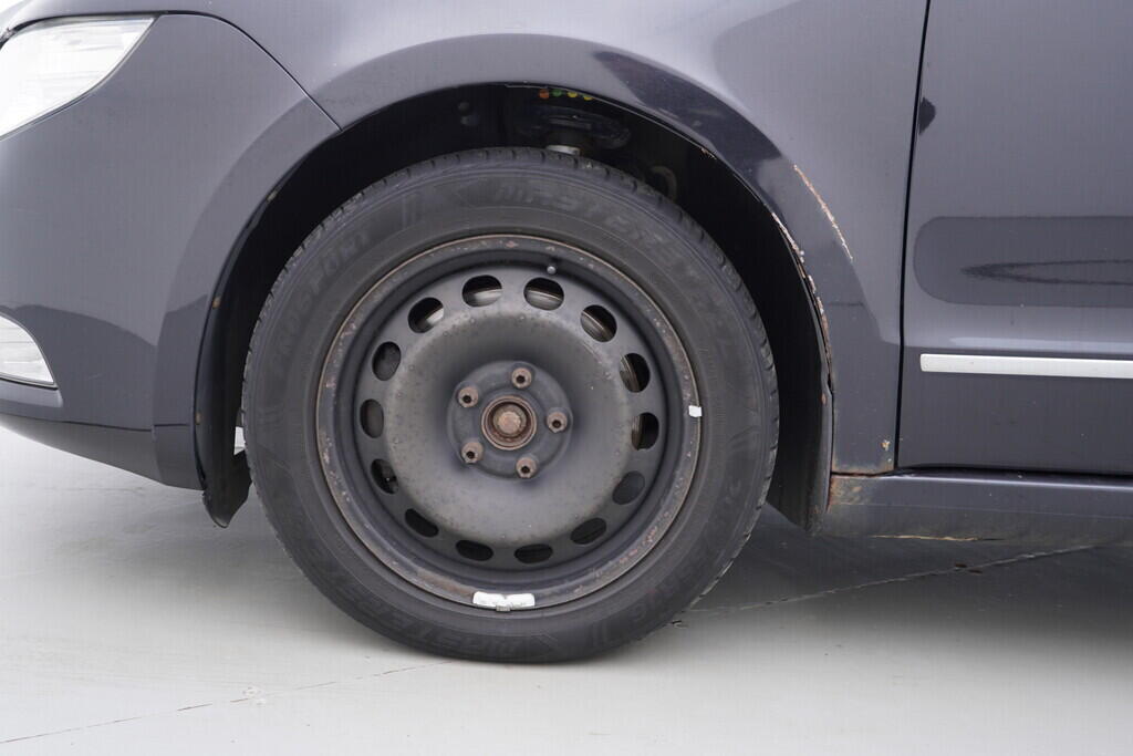 OV190V09670_38.webp_SUPERB Elegance 2.0 TDI 125 kW manuál