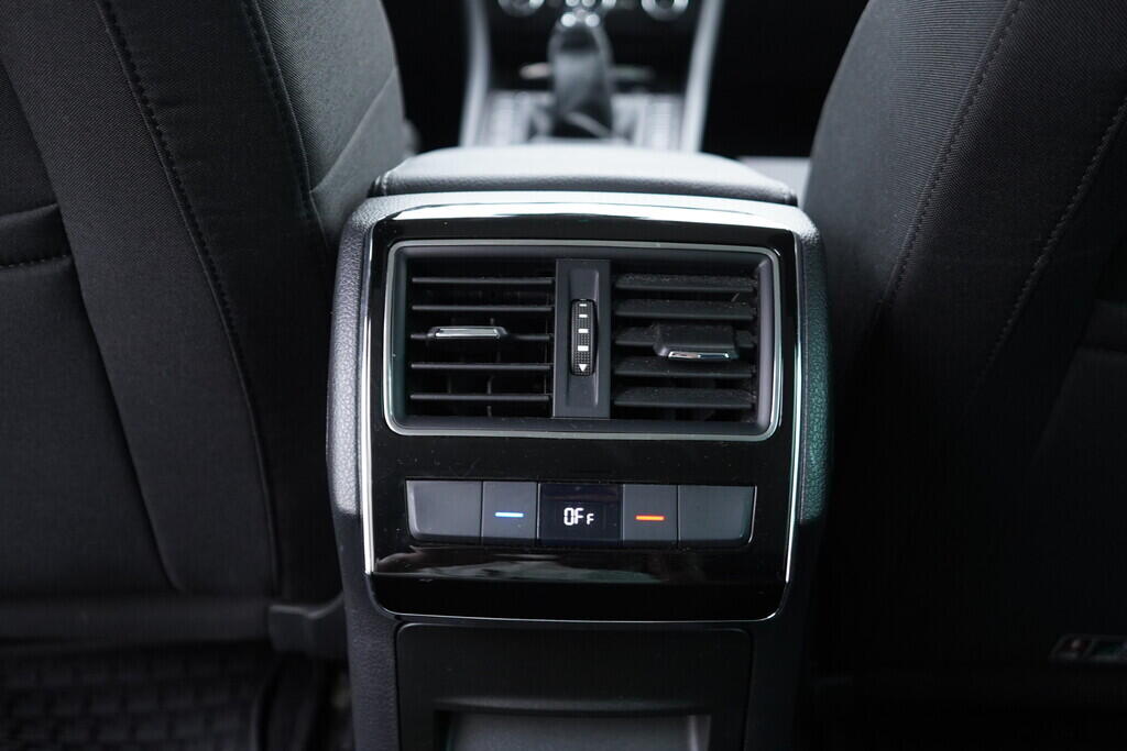 OV190V09671_37.webp_SUPERB Style 1.5 TSI 110 kW manuál, DPH