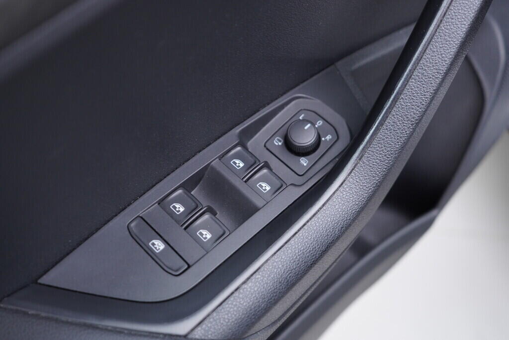 OV190V09672_20.webp_KAROQ Style 2.0 TDI 85 kW automat, DPH