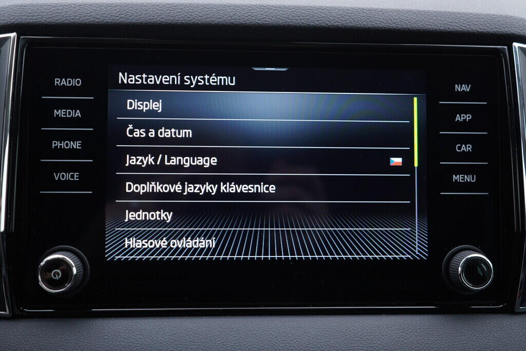 OV190V09672_35.webp_KAROQ Style 2.0 TDI 85 kW automat, DPH