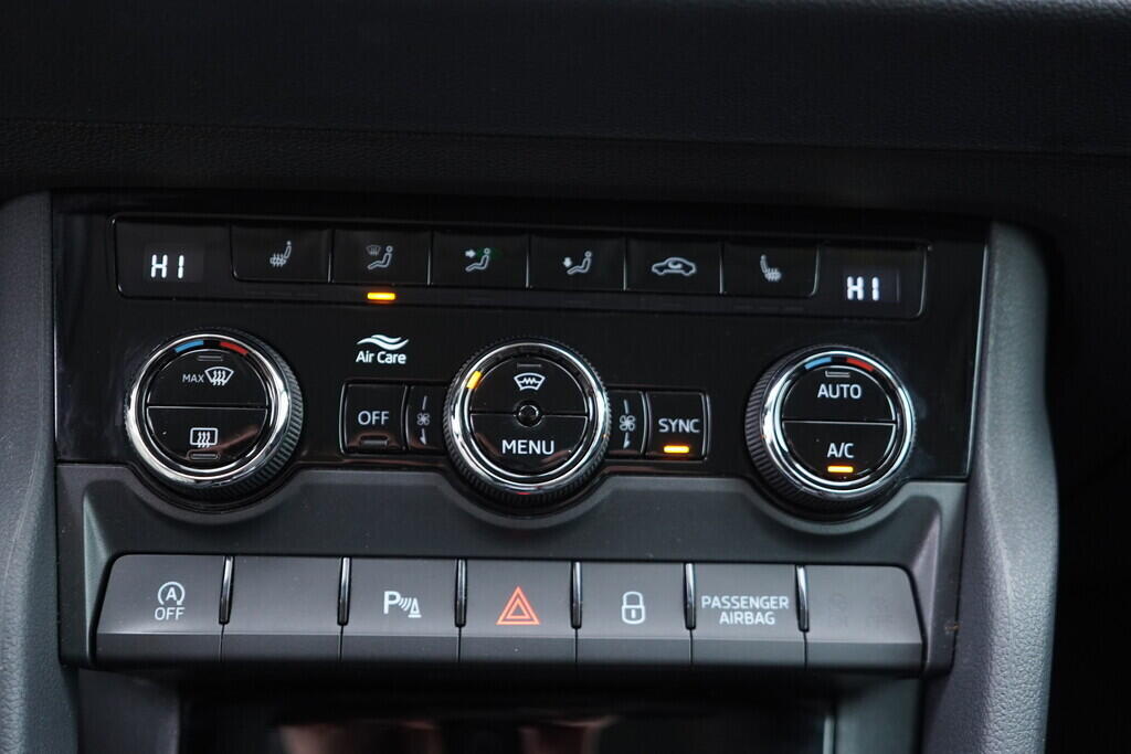 OV190V09672_36.webp_KAROQ Style 2.0 TDI 85 kW automat, DPH