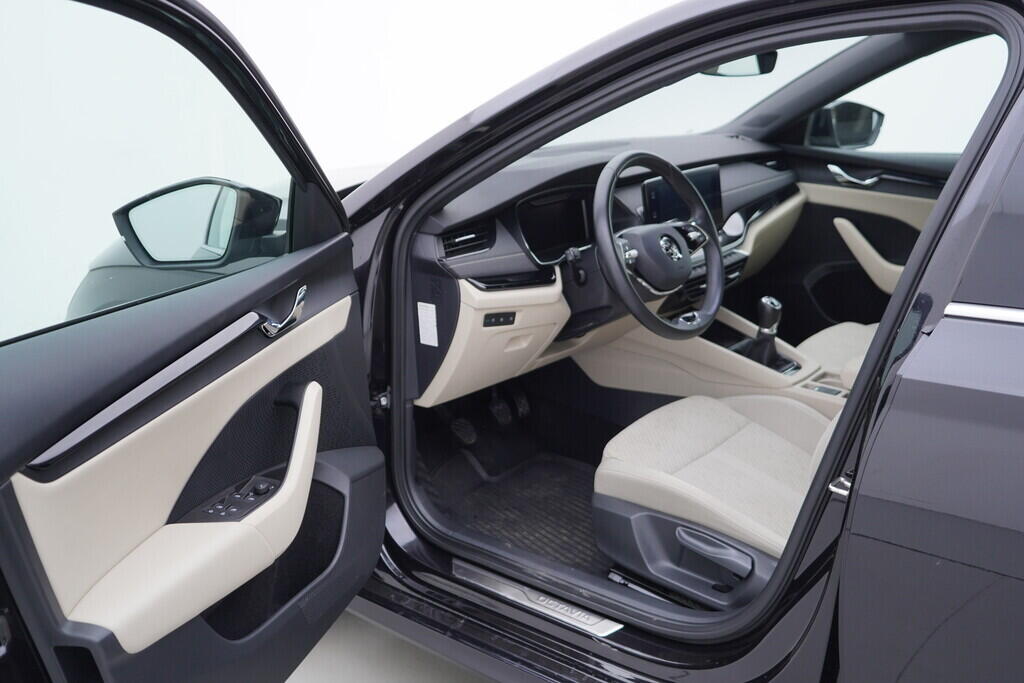 OV190V09680_18.webp_OCTAVIA Style 1.5 TSI 110 kW manuál, DPH