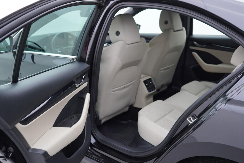 OV190V09680_34.webp_OCTAVIA Style 1.5 TSI 110 kW manuál, DPH