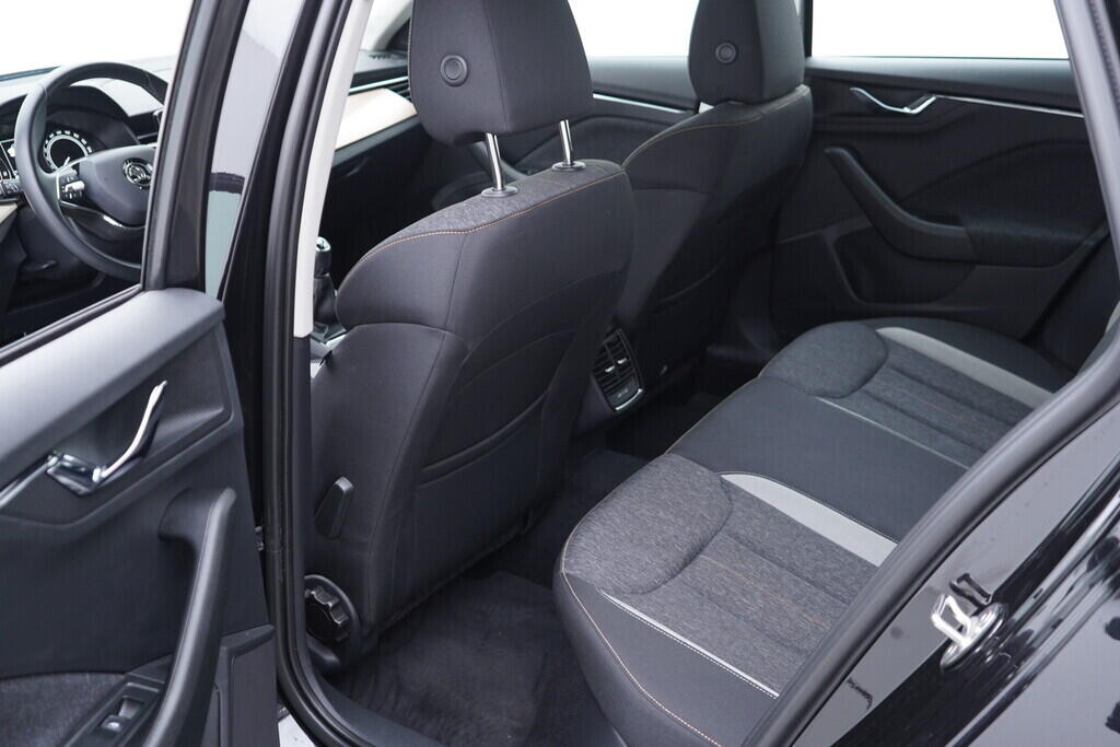 OV190V09681_37.webp_KAMIQ Style 1.0 TSI 70 kW manuál, DPH