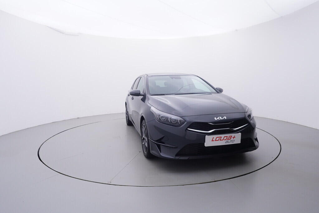 OV190V09682_13.webp_CEED Exclusive DCT 1.5 T-GDi 118 kW automat, DPH