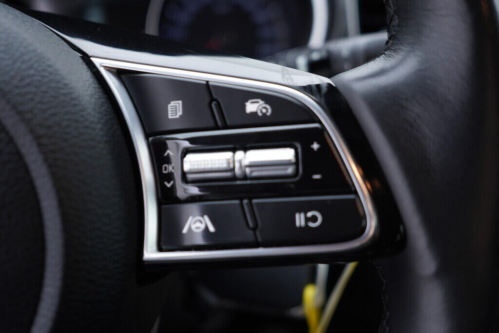 OV190V09682_26.webp_CEED Exclusive DCT 1.5 T-GDi 118 kW automat, DPH