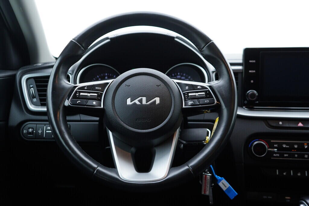 OV190V09682_29.webp_CEED Exclusive DCT 1.5 T-GDi 118 kW automat, DPH