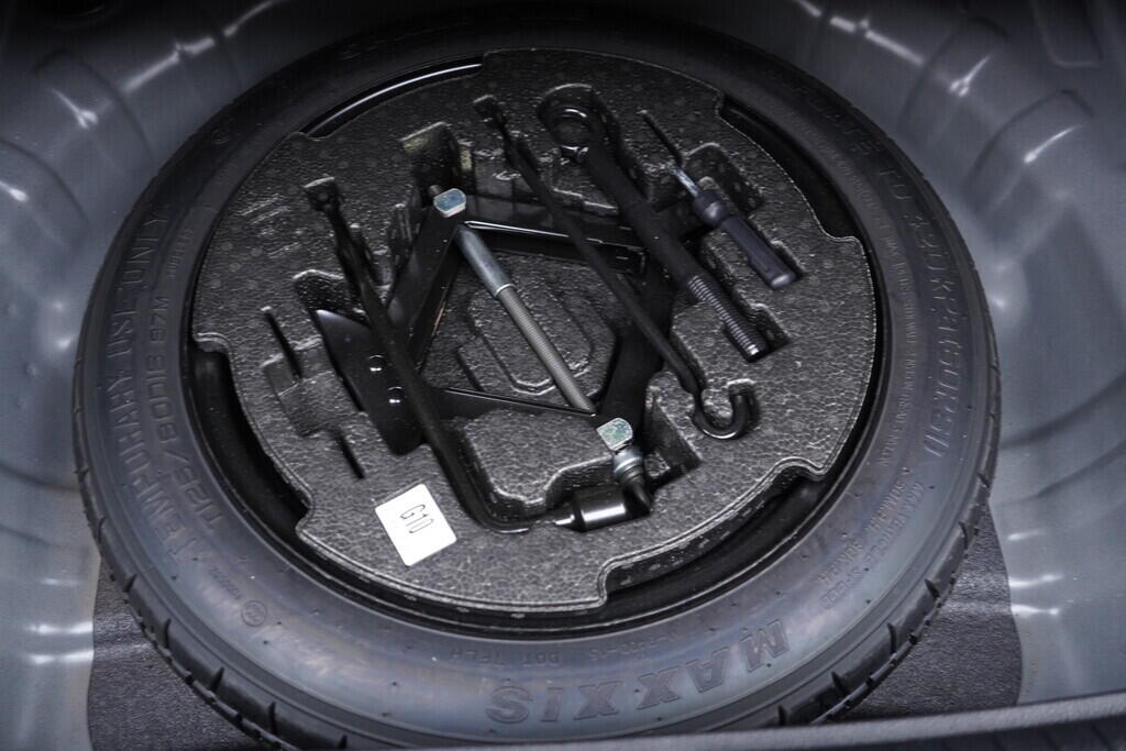 OV190V09682_39.webp_CEED Exclusive DCT 1.5 T-GDi 118 kW automat, DPH