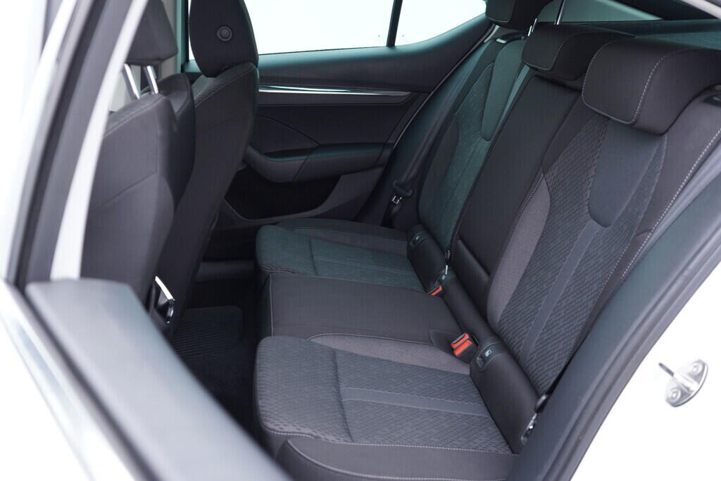 OV190V09683_39.webp_OCTAVIA Style 2.0 TDI 85 kW manuál, DPH