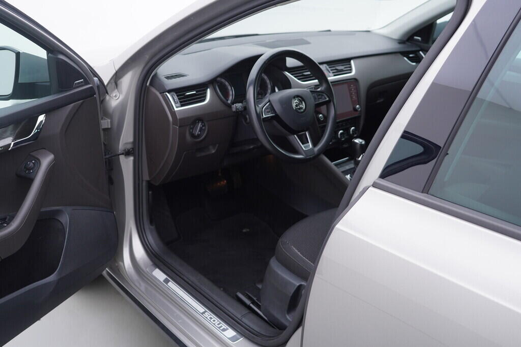 OV190V09686_18.webp_OCTAVIA Scout 2.0 TDI 110 kW automat