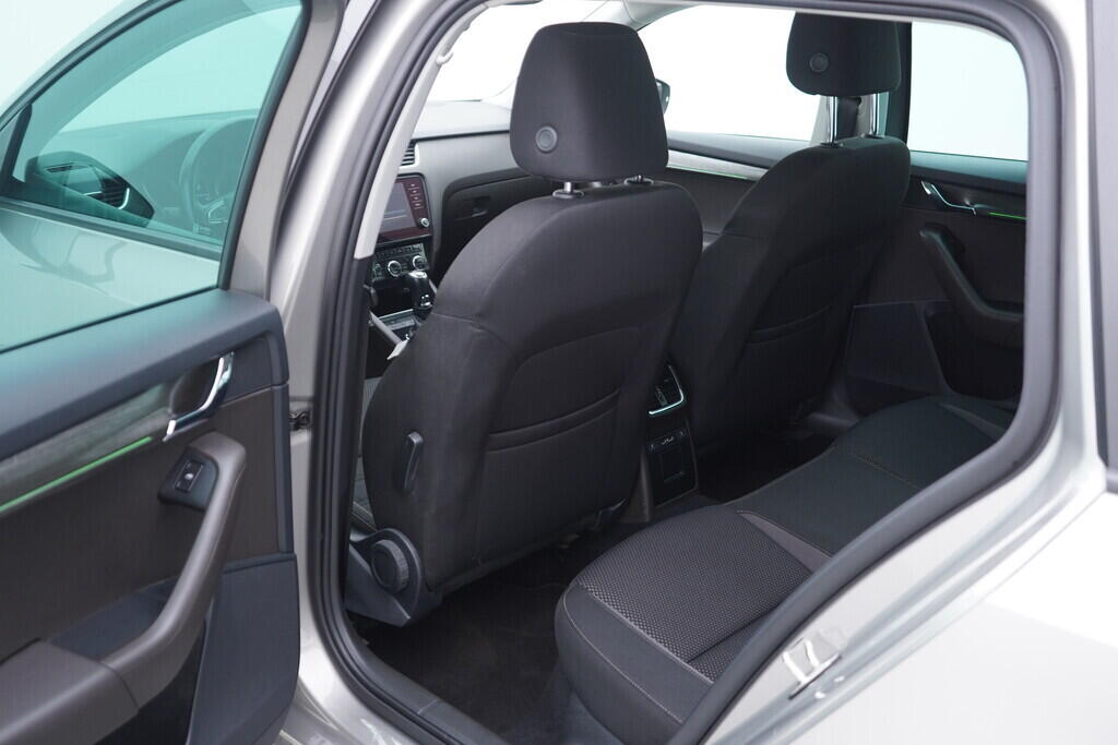 OV190V09686_36.webp_OCTAVIA Scout 2.0 TDI 110 kW automat