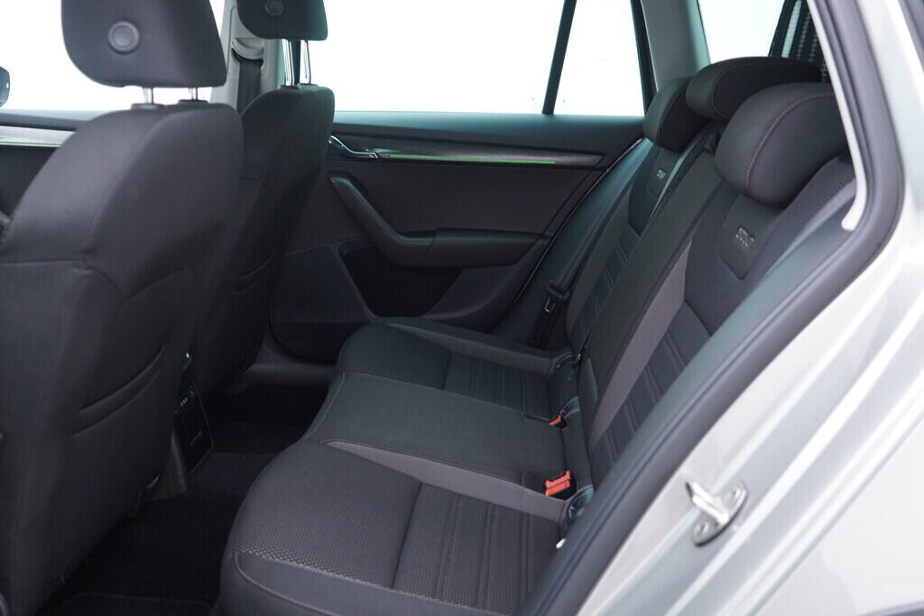 OV190V09686_38.webp_OCTAVIA Scout 2.0 TDI 110 kW automat
