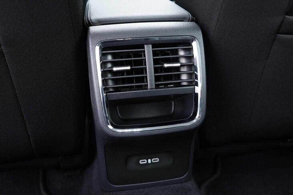 OV190V09688_35.webp_OCTAVIA Style 1.0 TSI 81 kW manuál, DPH