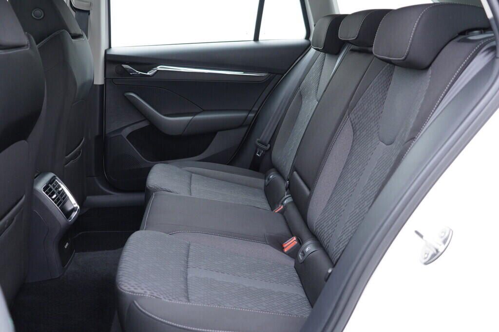 OV190V09688_36.webp_OCTAVIA Style 1.0 TSI 81 kW manuál, DPH