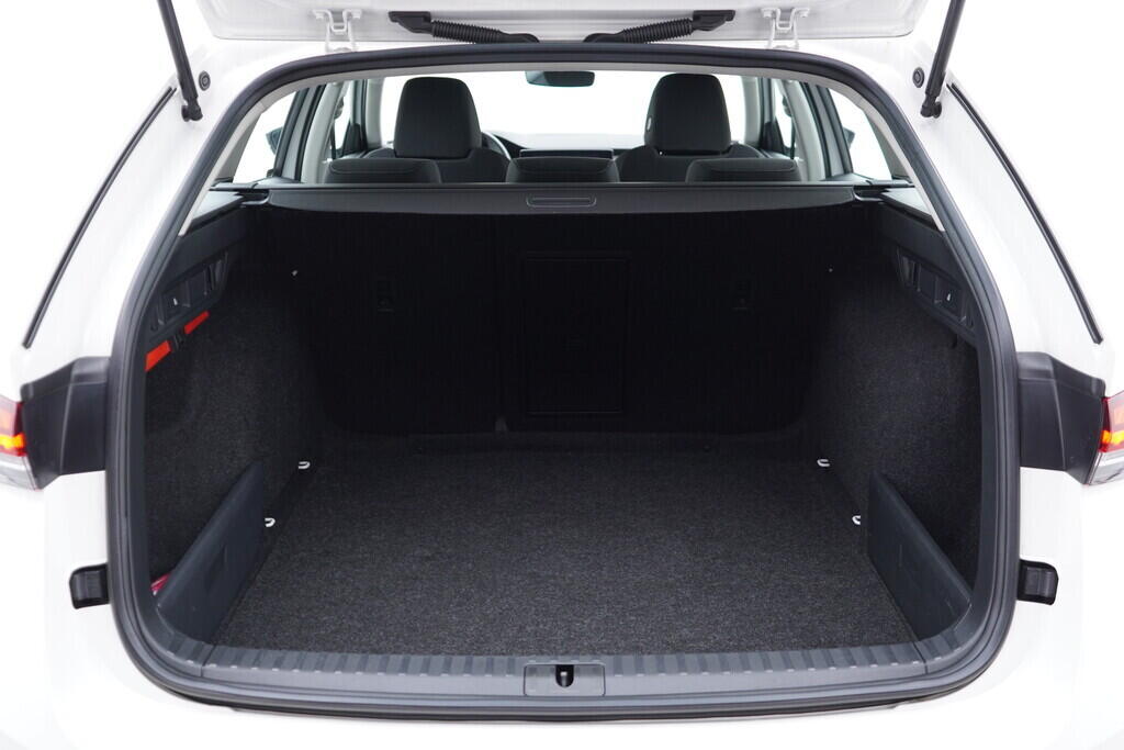 OV190V09688_37.webp_OCTAVIA Style 1.0 TSI 81 kW manuál, DPH