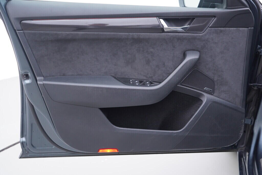 OV190V09690_19.webp_SUPERB SportLine 2.0 TDI 140 kW automat