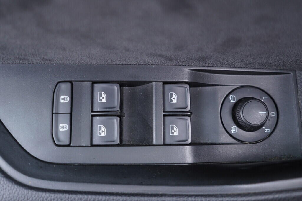 OV190V09690_20.webp_SUPERB SportLine 2.0 TDI 140 kW automat