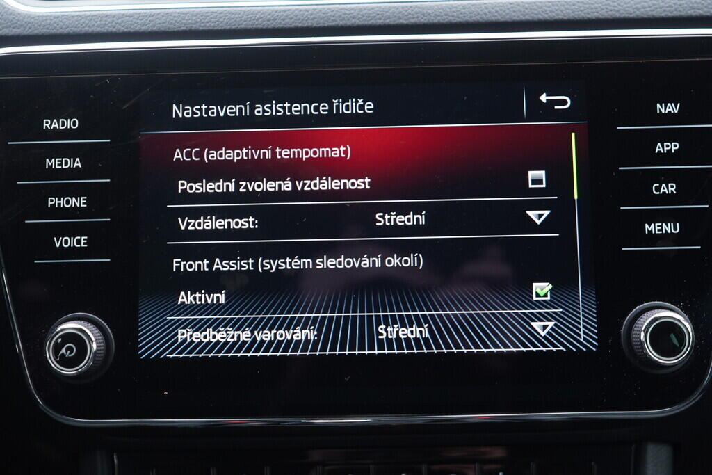 OV190V09690_31.webp_SUPERB SportLine 2.0 TDI 140 kW automat