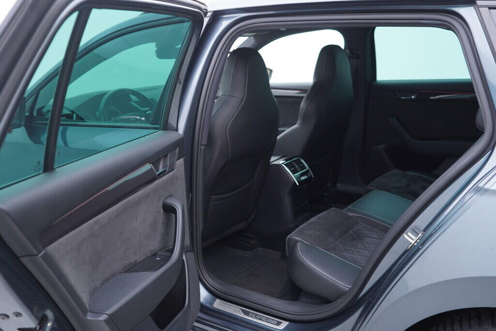 OV190V09690_37.webp_SUPERB SportLine 2.0 TDI 140 kW automat