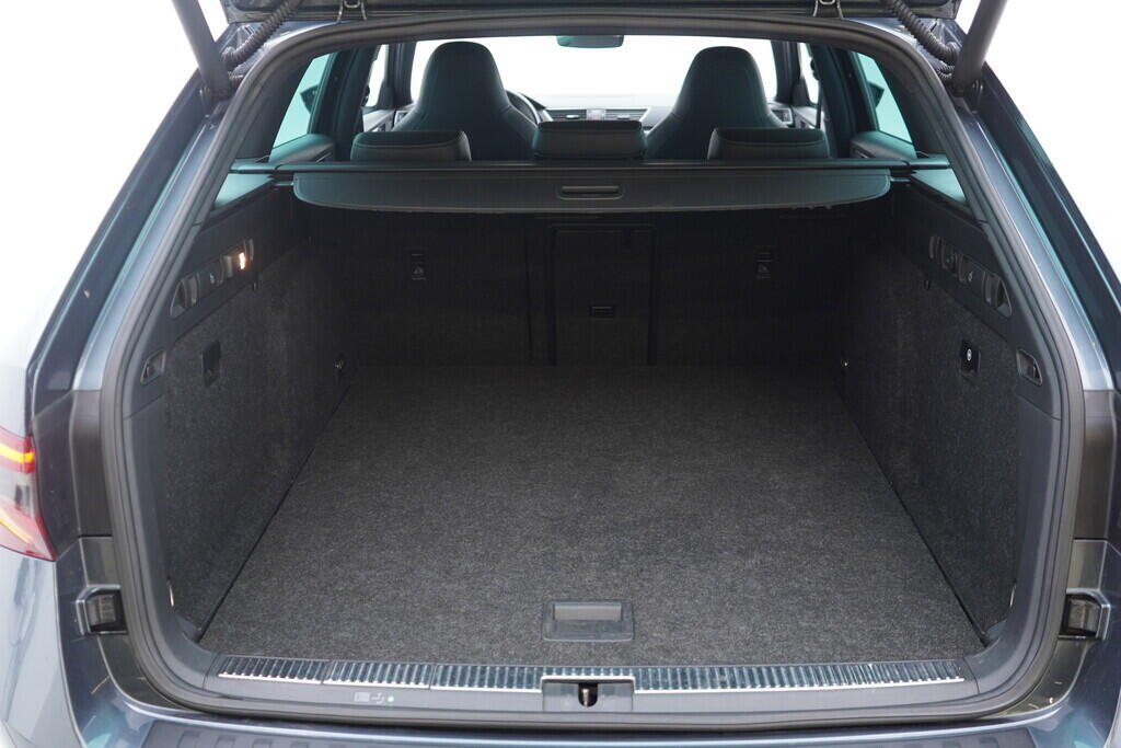 OV190V09690_41.webp_SUPERB SportLine 2.0 TDI 140 kW automat