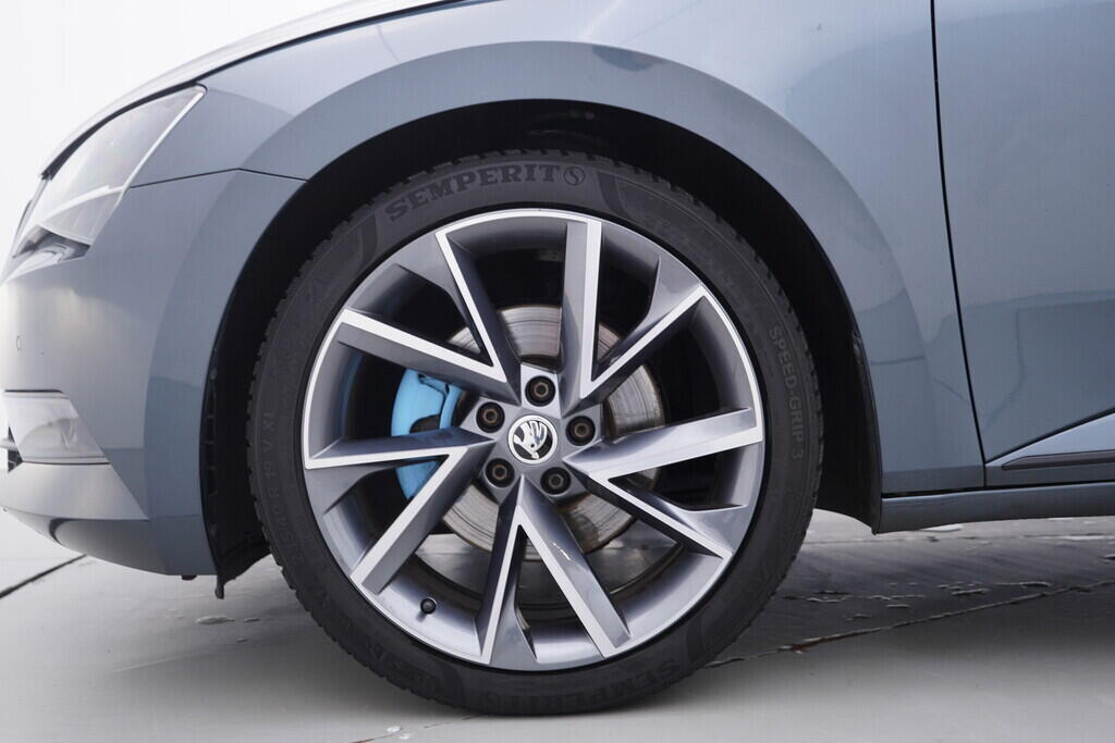 OV190V09690_44.webp_SUPERB SportLine 2.0 TDI 140 kW automat