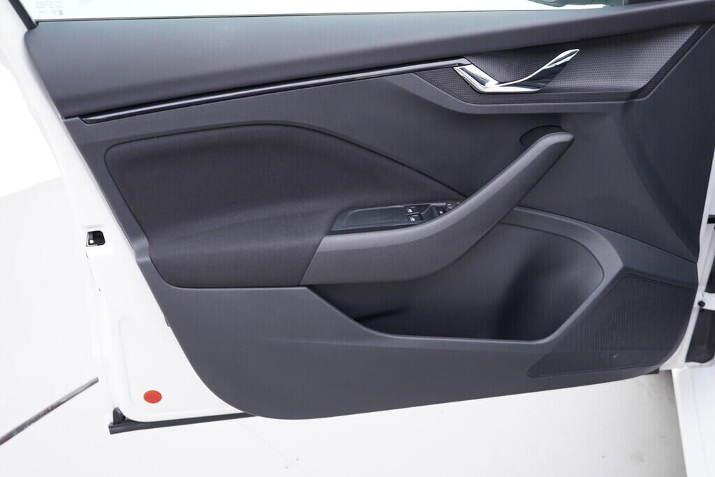 OV190V09691_19.webp_SCALA Ambition 1.0 TSI 81 kW manuál, DPH