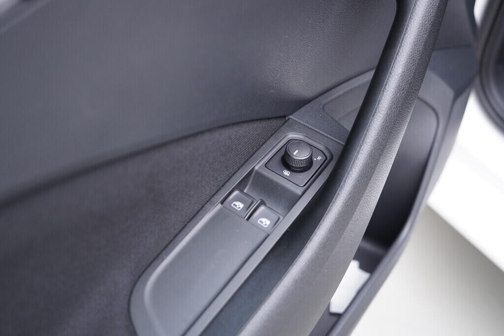 OV190V09691_20.webp_SCALA Ambition 1.0 TSI 81 kW manuál, DPH