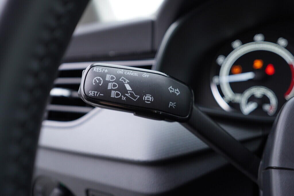 OV190V09691_23.webp_SCALA Ambition 1.0 TSI 81 kW manuál, DPH