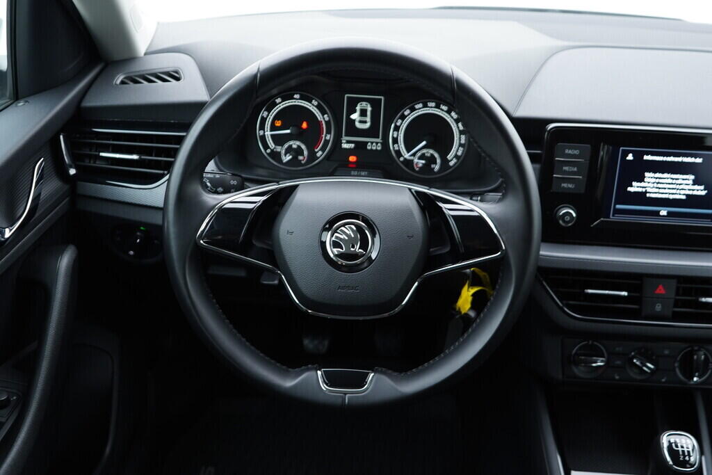 OV190V09691_26.webp_SCALA Ambition 1.0 TSI 81 kW manuál, DPH