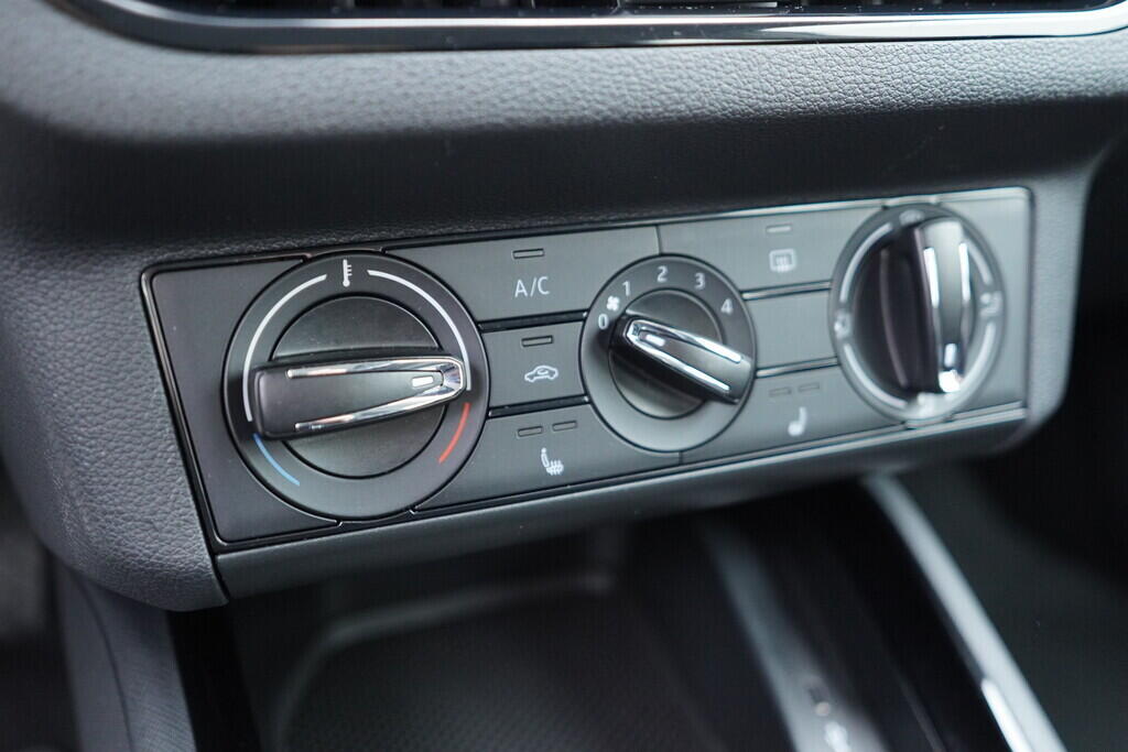 OV190V09691_31.webp_SCALA Ambition 1.0 TSI 81 kW manuál, DPH