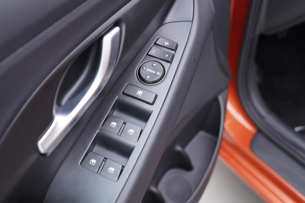 OV190V09692_20.webp_I30  1.0 T-GDi 74 kW manuál, DPH