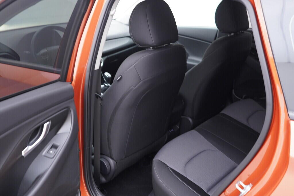 OV190V09692_35.webp_I30  1.0 T-GDi 74 kW manuál, DPH