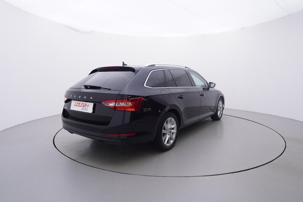 OV190V09695_14.webp_SUPERB Style 2.0 TDI 110 kW automat