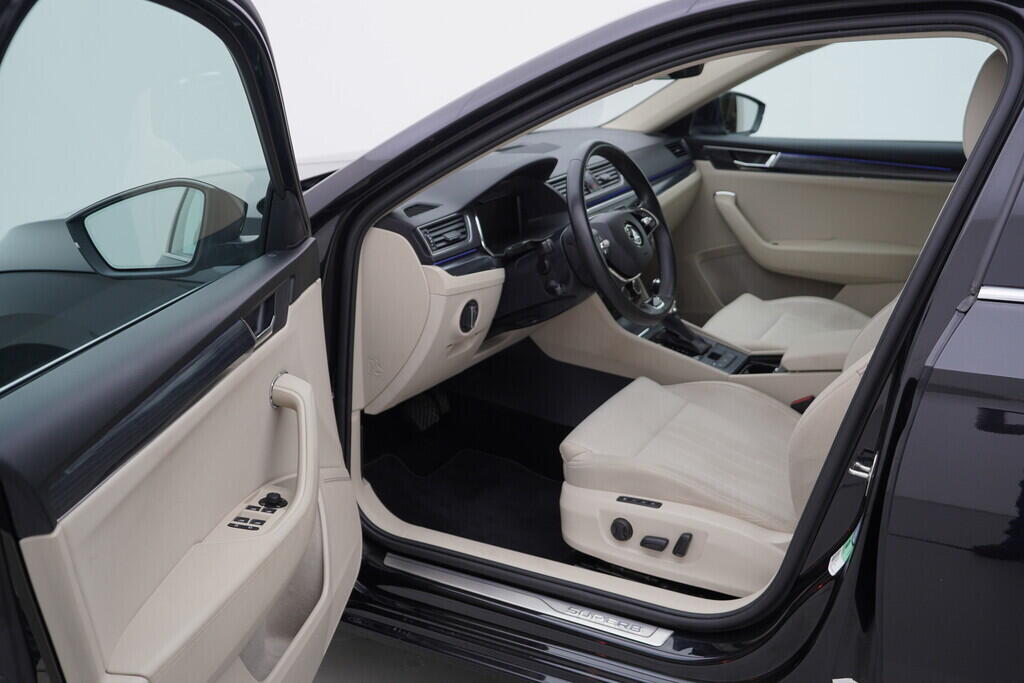 OV190V09695_18.webp_SUPERB Style 2.0 TDI 110 kW automat