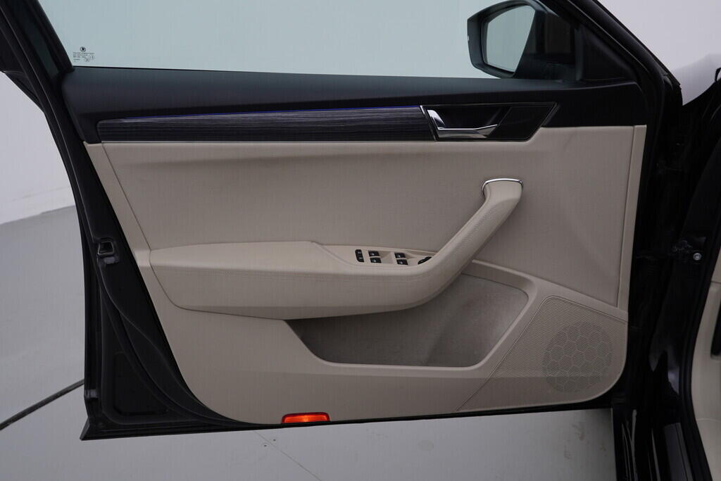 OV190V09695_19.webp_SUPERB Style 2.0 TDI 110 kW automat