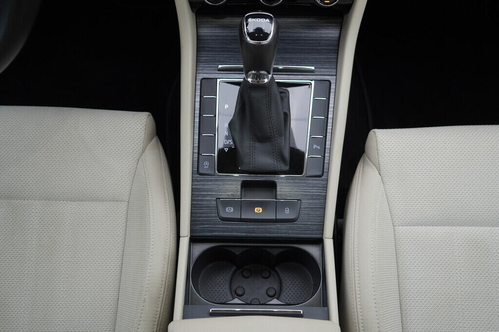 OV190V09695_34.webp_SUPERB Style 2.0 TDI 110 kW automat