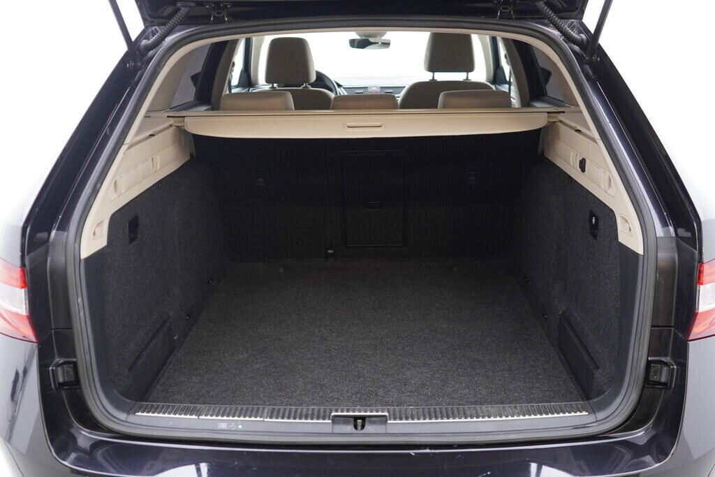 OV190V09695_39.webp_SUPERB Style 2.0 TDI 110 kW automat