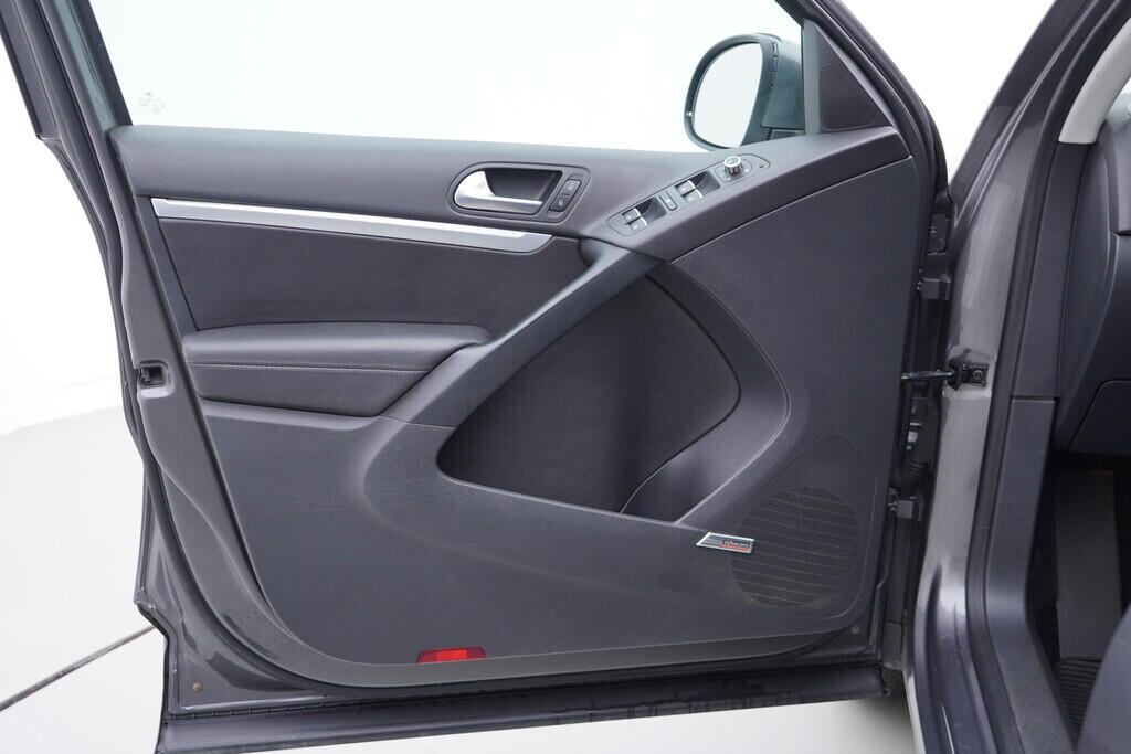 OV190V09696_19.webp_TIGUAN Highline 2.0 TDI 130 kW automat